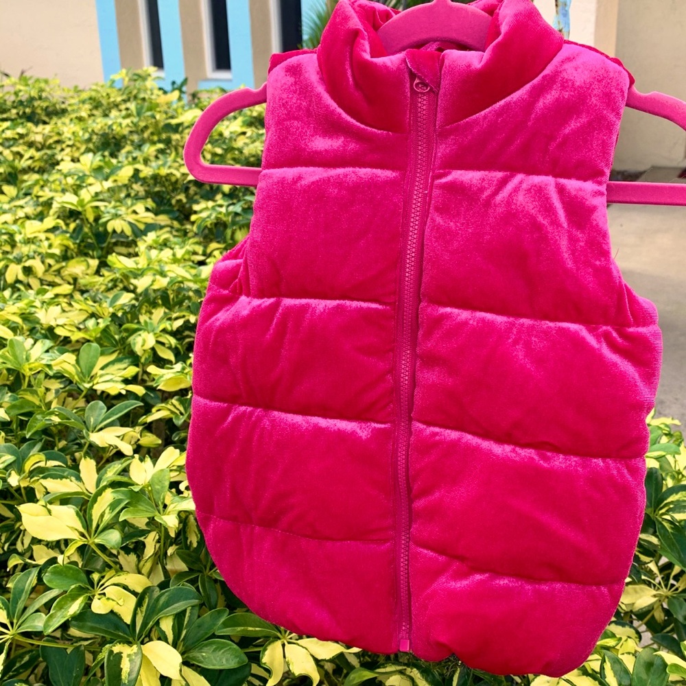 NWOT Warm and cozy pink quilted puffer style vest